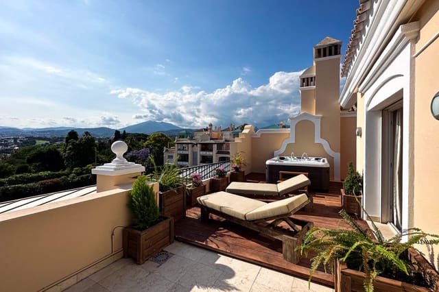 3 makuuhuone Huoneisto myytävänä paikassa Lomas De Marbella, Marbella mukana uima-altaan - 2 100 000 € (Ref: 9068515)
