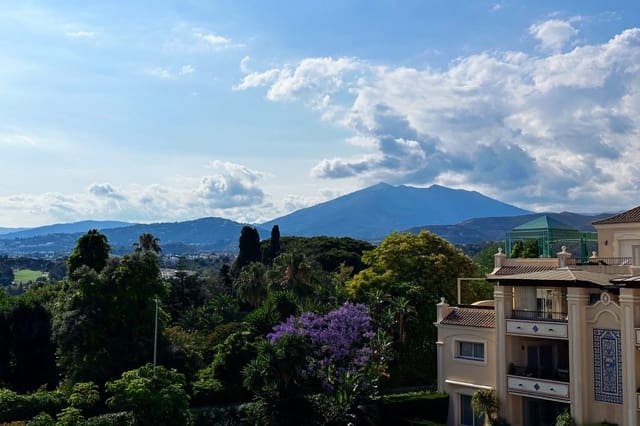 3 makuuhuone Huoneisto myytävänä paikassa Lomas De Marbella, Marbella mukana uima-altaan - 2 100 000 € (Ref: 9068515)