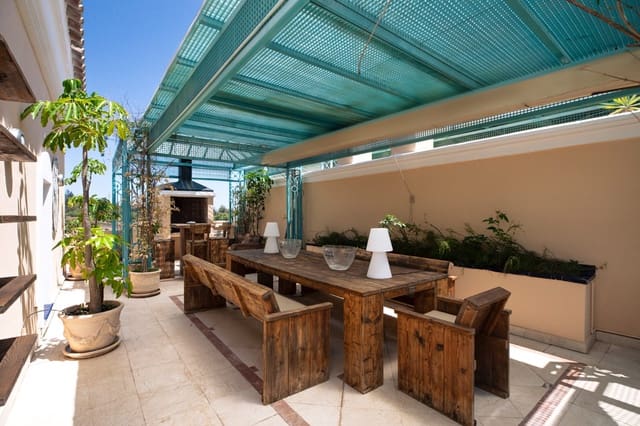 3 makuuhuone Huoneisto myytävänä paikassa Lomas De Marbella, Marbella mukana uima-altaan - 2 100 000 € (Ref: 9068515)