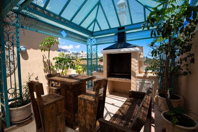 3 sypialnia Apartament na sprzedaż w Lomas De Marbella, Marbella z basenem garażem - 2 100 000 € (Ref: 9068515)