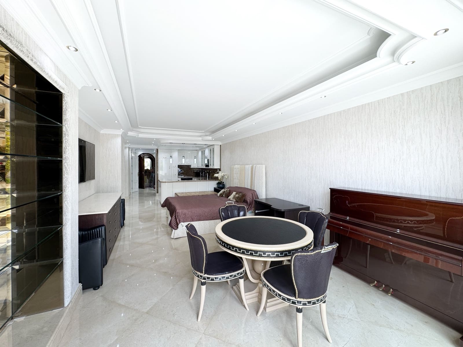 1 sypialnia Apartament na sprzedaż w Puerto Banus z basenem - 1 500 000 € (Ref: 9068516)