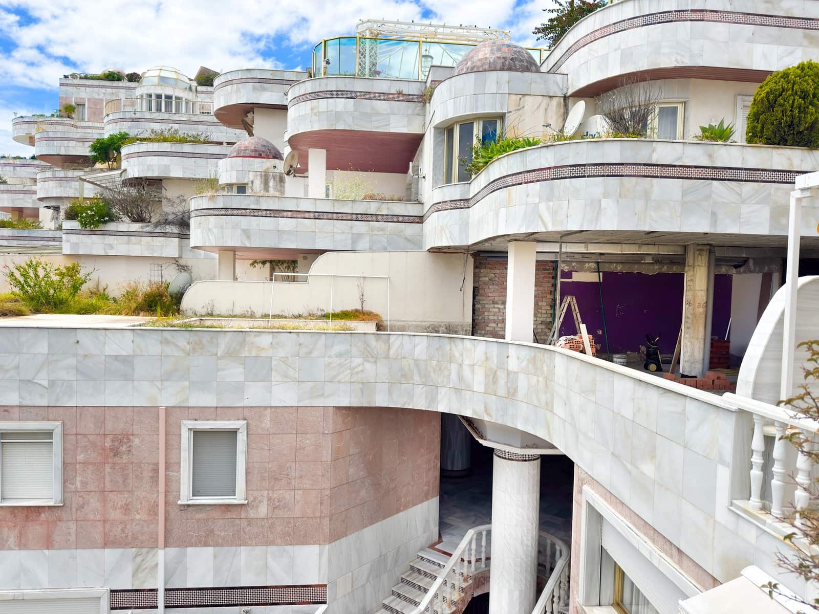 1 sypialnia Apartament na sprzedaż w Puerto Banus z basenem - 1 500 000 € (Ref: 9068516)