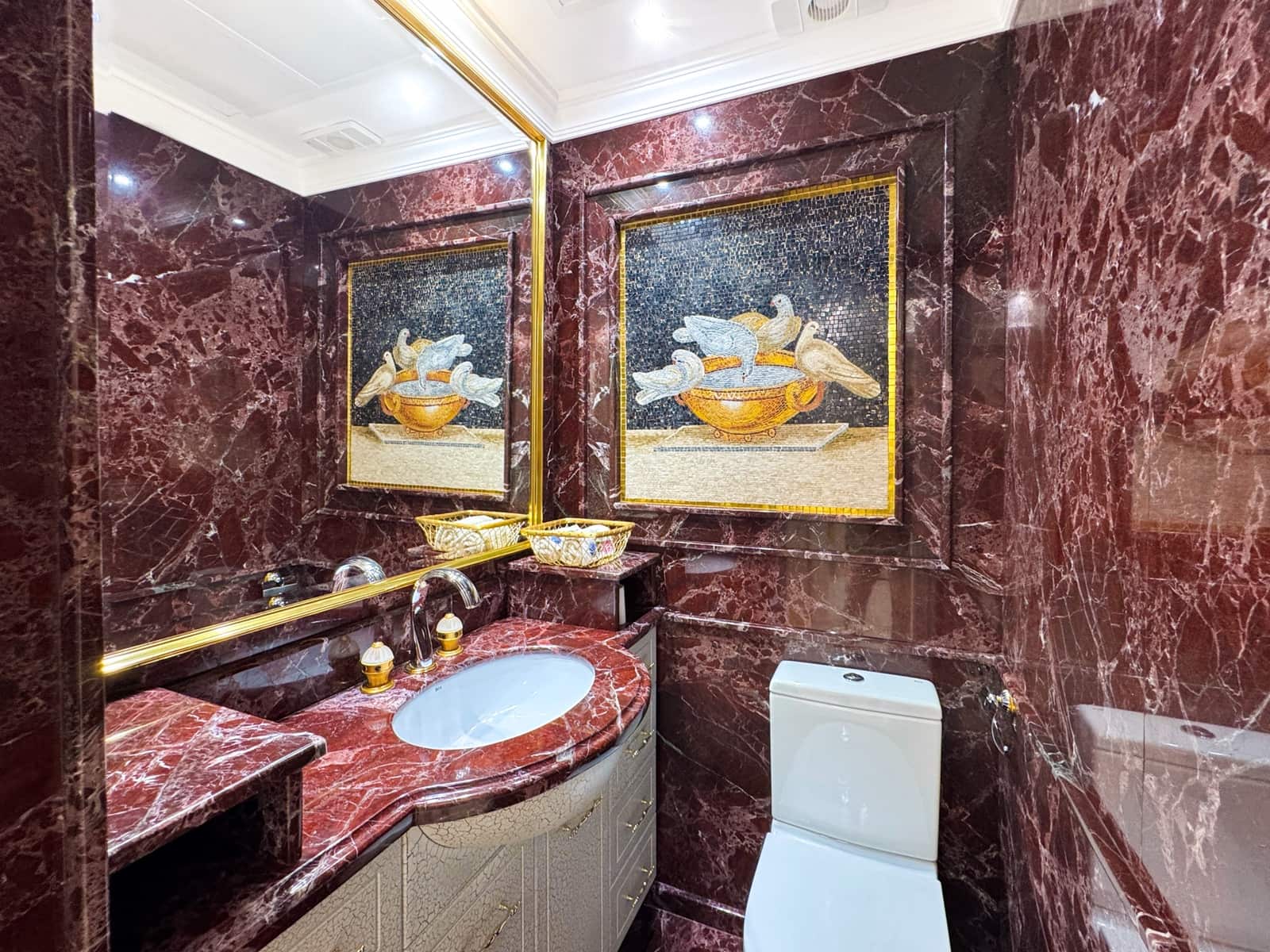 1 sypialnia Apartament na sprzedaż w Puerto Banus z basenem - 1 500 000 € (Ref: 9068516)