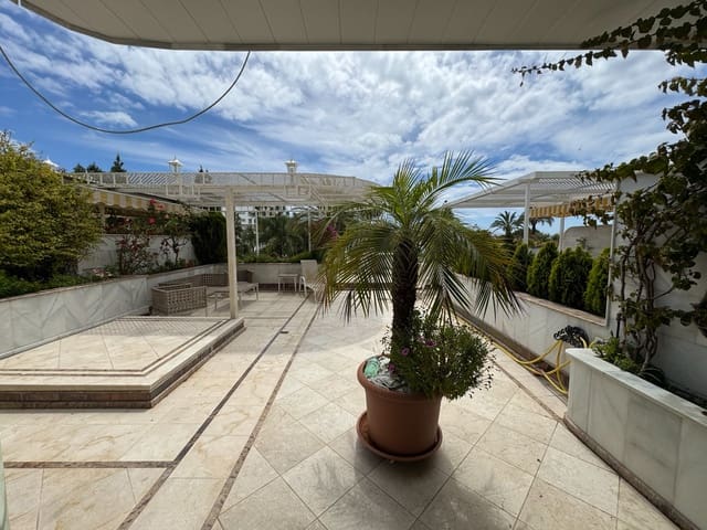 1 soverom Leilighet til salgs i Puerto Banus, Marbella med svømmebasseng - € 1 500 000 (Ref: 9068516)