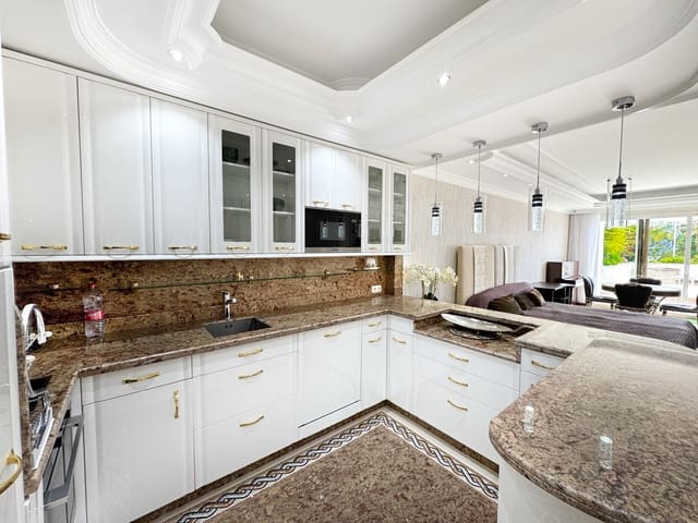 1 chambre Appartement à vendre à Puerto Banus, Marbella avec piscine - 1 500 000 € (Ref: 9068516)