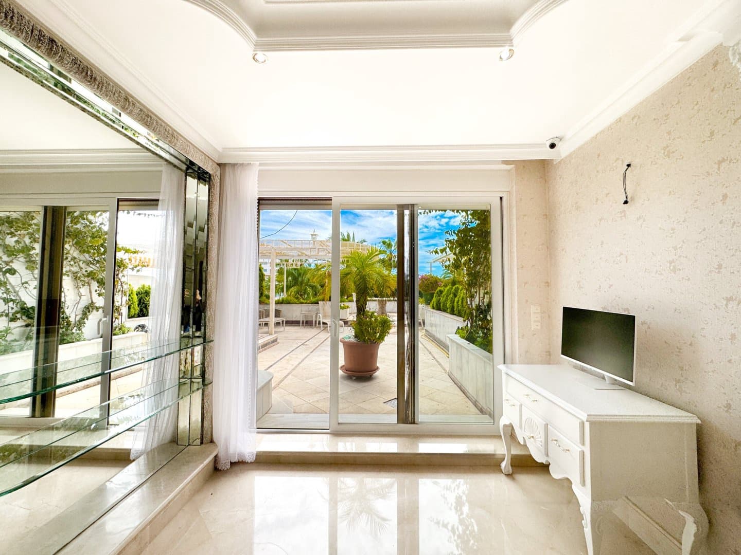 1 soveværelse Lejlighed til salg i Puerto Banus med swimmingpool garage - € 1.500.000 (Ref: 9068516)