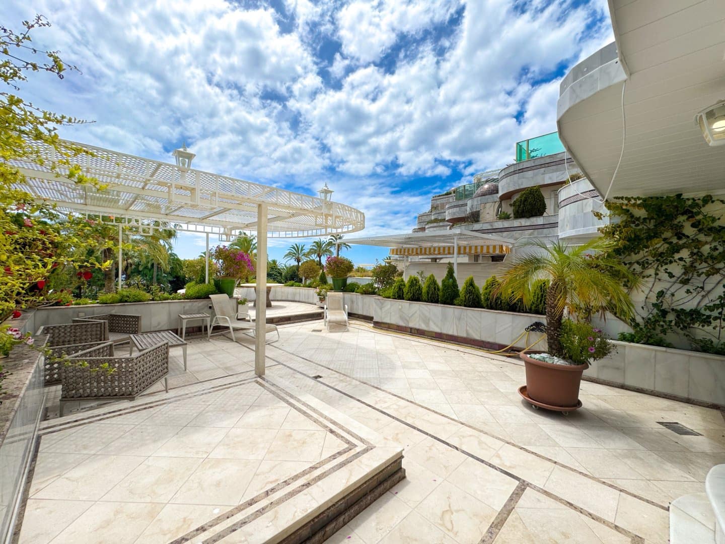 1 soveværelse Lejlighed til salg i Puerto Banus med swimmingpool garage - € 1.500.000 (Ref: 9068516)
