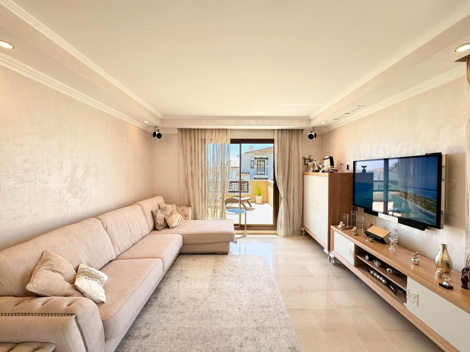 2 makuuhuone Huoneisto myytävänä paikassa Puerto Banus mukana uima-altaan - 1 100 000 € (Ref: 9073139)