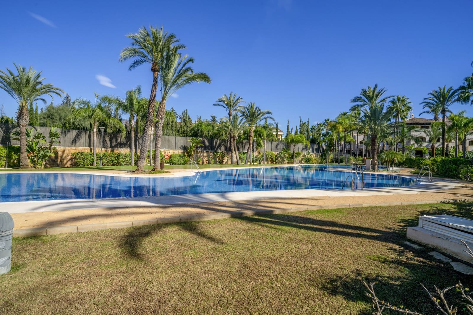 2 makuuhuone Huoneisto myytävänä paikassa Puerto Banus mukana uima-altaan - 1 100 000 € (Ref: 9073139)