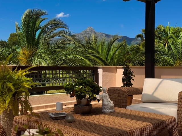 2 makuuhuone Huoneisto myytävänä paikassa Puerto Banus, Marbella mukana uima-altaan - 1 100 000 € (Ref: 9073139)