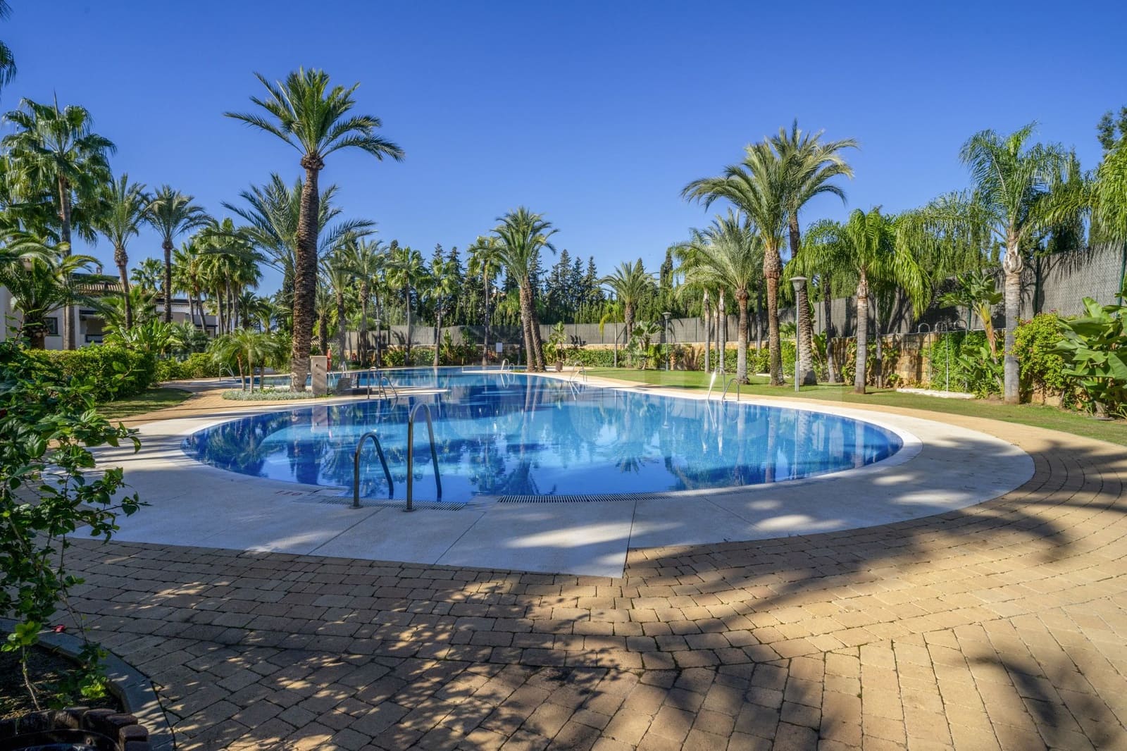 2 soveværelse Lejlighed til salg i Puerto Banus med swimmingpool - € 1.025.000 (Ref: 9073139)