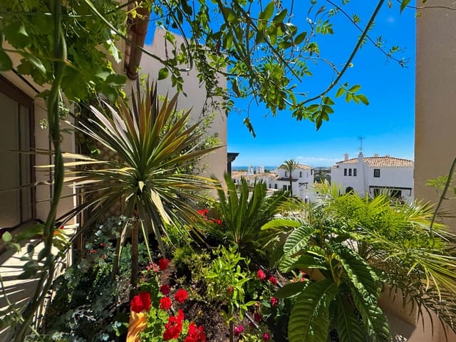 2 makuuhuone Huoneisto myytävänä paikassa Puerto Banus, Marbella mukana uima-altaan - 1 025 000 € (Ref: 9073139)