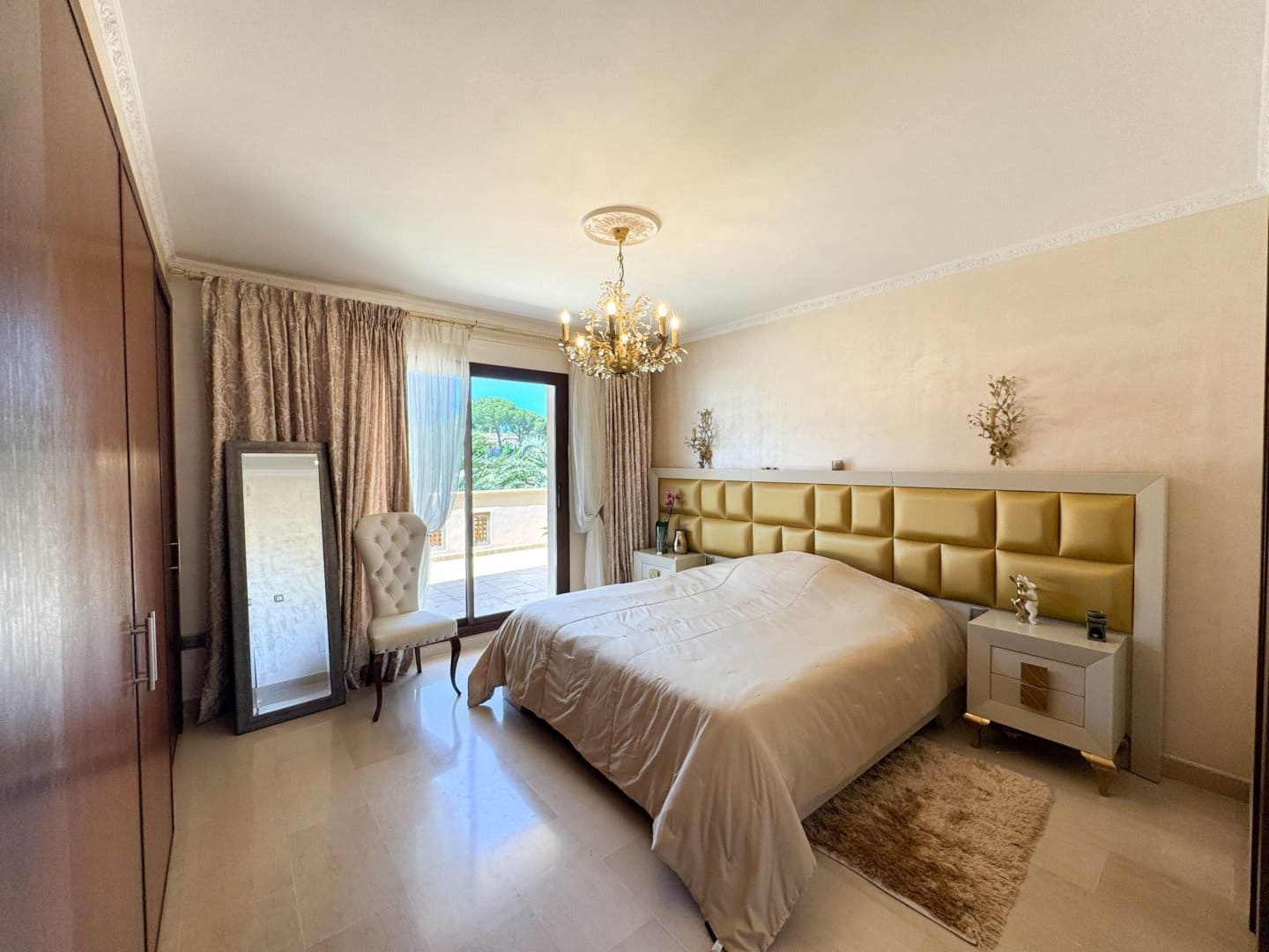 2 slaapkamer Appartement te koop in Marbella met zwembad garage - € 970.000 (Ref: 9073139)