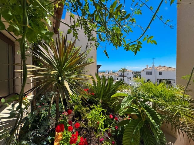 2 slaapkamer Appartement te koop in Nueva Andalucía Centro, Marbella met zwembad garage - € 970.000 (Ref: 9073139)