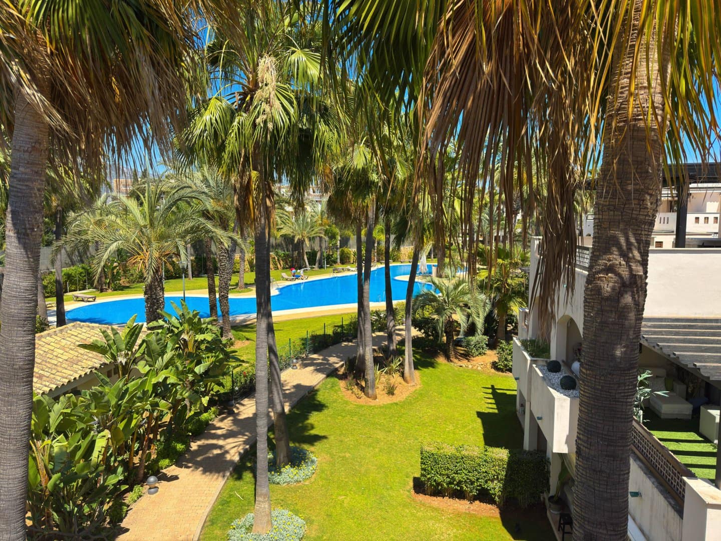 2 slaapkamer Appartement te koop in Marbella met zwembad garage - € 970.000 (Ref: 9073139)
