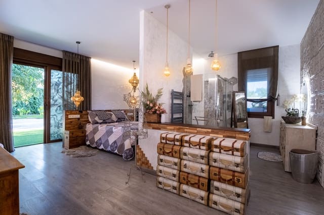 5 bedroom Villa for sale in La Quinta, Benahavís with pool - € 3,950,000 (Ref: 9111842)