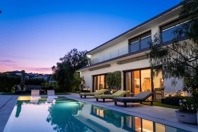 5 bedroom Villa for sale in La Quinta, Benahavís with pool - € 3,950,000 (Ref: 9111842)