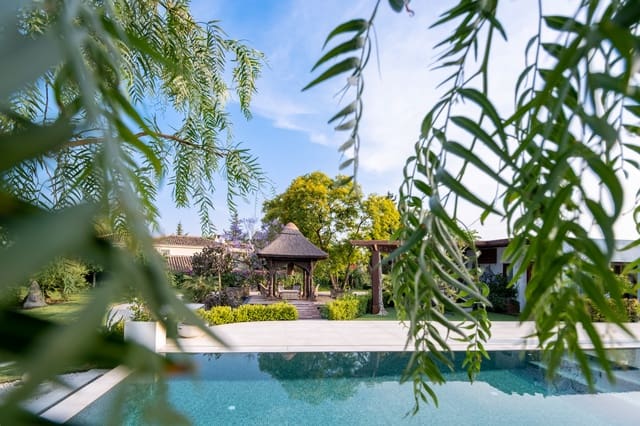 5 bedroom Villa for sale in La Quinta, Benahavís with pool - € 3,950,000 (Ref: 9111842)