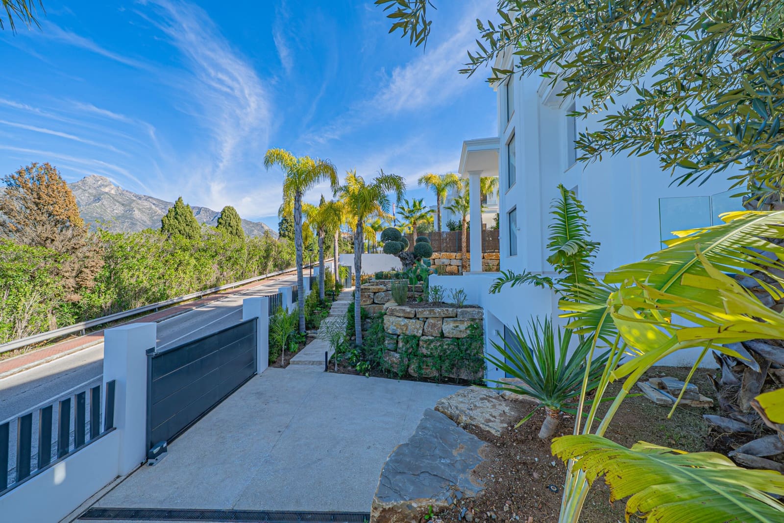 6 bedroom Villa for sale in Golden Mile with pool - € 6,400,000 (Ref: 9145221)