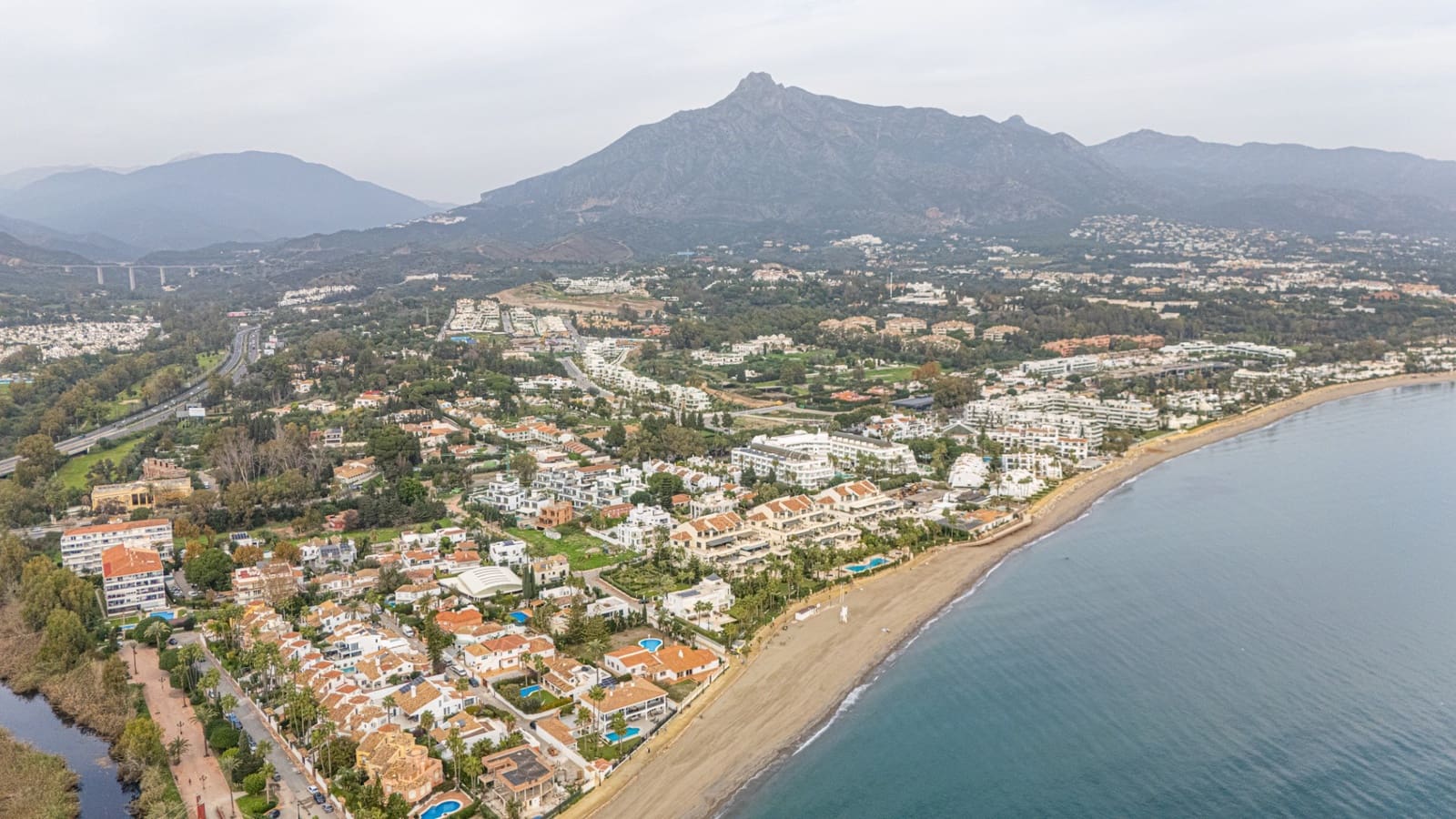 4 soveværelse Villa til salg i Marbella med swimmingpool - € 3.500.000 (Ref: 9148839)