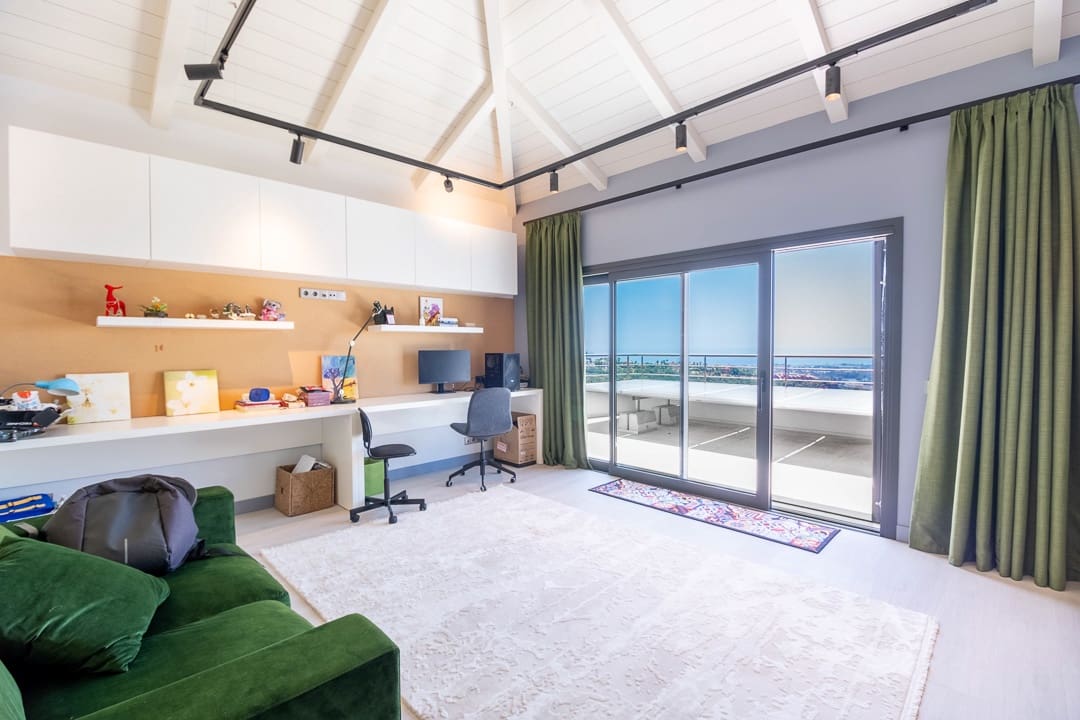 12 slaapkamer Villa te koop in Benahavis met zwembad - € 14.985.000 (Ref: 9148840)