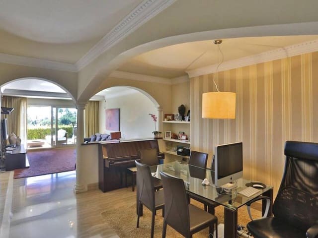 3 soveværelse Lejlighed til salg i Sierra Blanca, Marbella med swimmingpool - € 1.300.000 (Ref: 9159254)