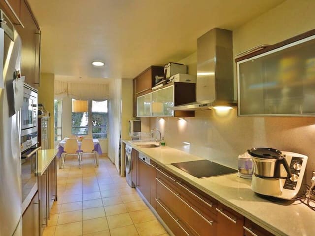 3 soveværelse Lejlighed til salg i Sierra Blanca, Marbella med swimmingpool - € 1.300.000 (Ref: 9159254)