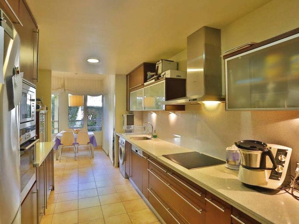 Apartamento de 3 habitaciones en Golden Mile en venta con piscina garaje - 1.300.000 € (Ref: 9159254)