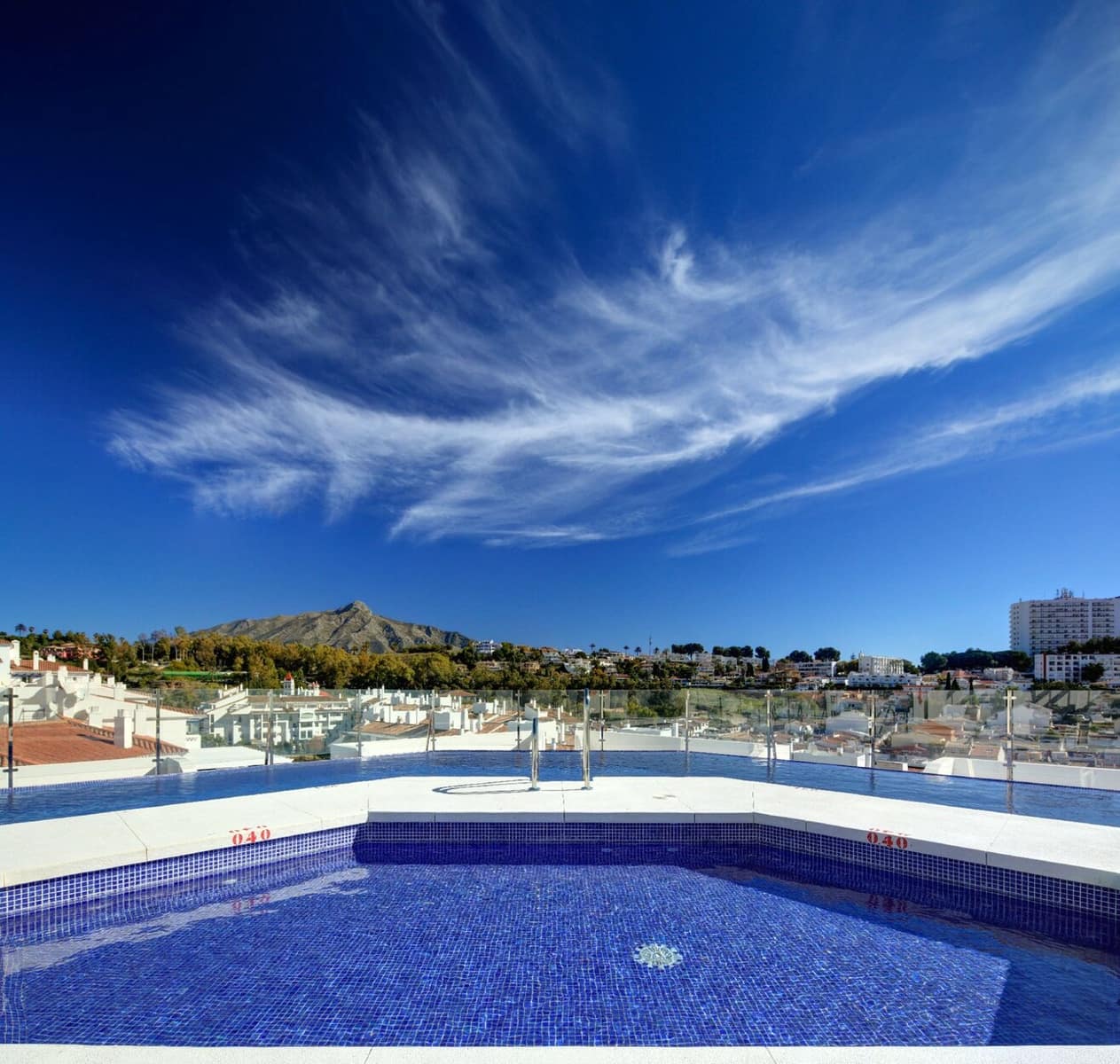 2 bedroom Apartment for sale in Nueva Andalucia with pool - € 495,000 (Ref: 9334383)