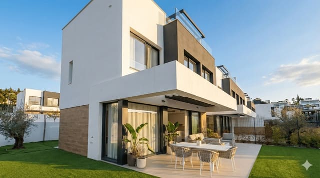 Casa de 3 habitaciones en Atalaya-Isdabe, Estepona en venta con piscina - 950.000 € (Ref: 9473825)