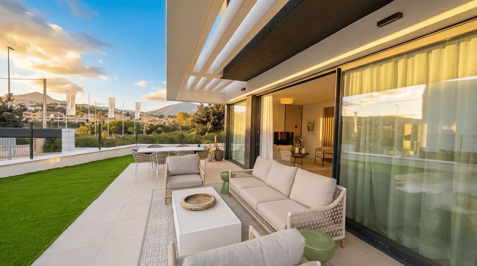 3 bedroom Townhouse for sale in El Paraiso with pool - € 950,000 (Ref: 9473825)