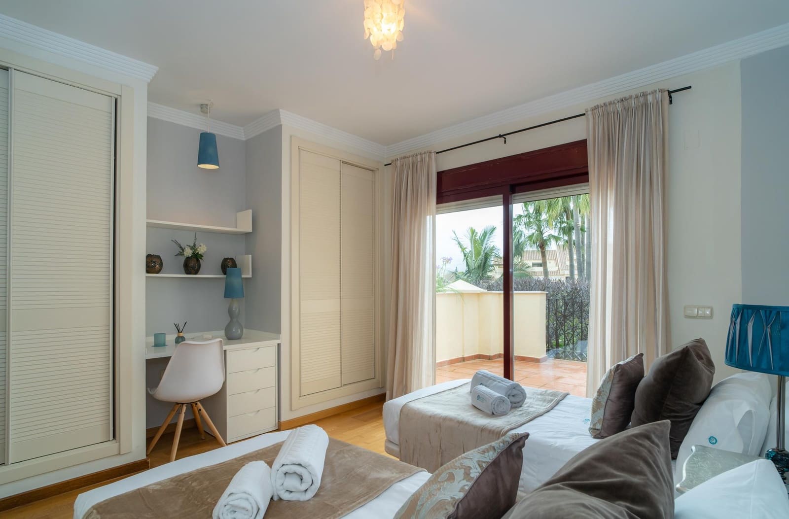 4 quarto Casa em Banda para venda em Nueva Andalucia com piscina - 1 200 000 € (Ref: 9604571)