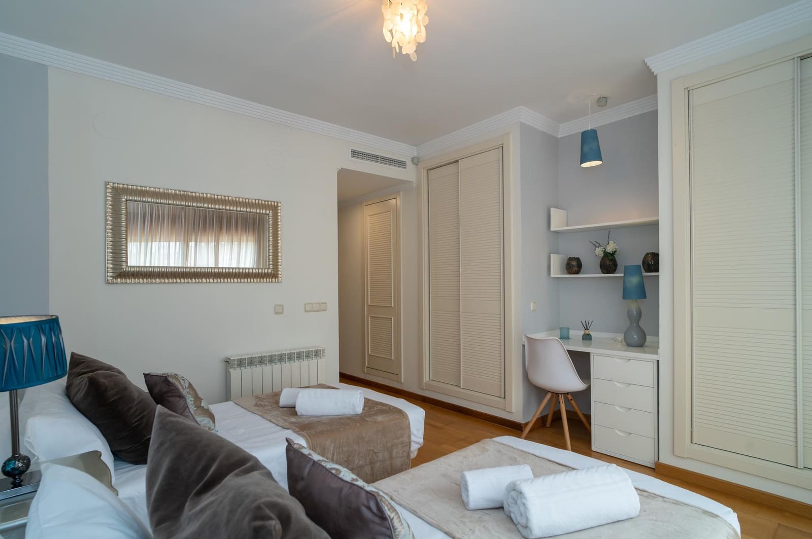 4 quarto Casa em Banda para venda em Nueva Andalucia com piscina - 1 200 000 € (Ref: 9604571)