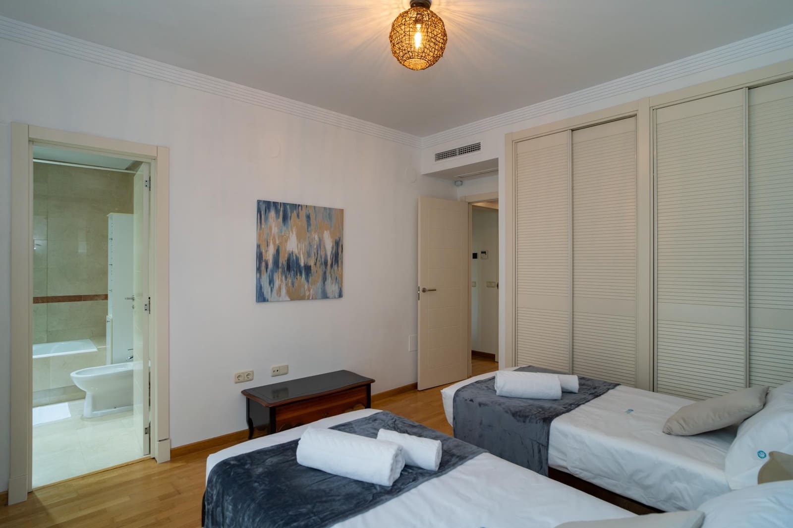 4 quarto Casa em Banda para venda em Nueva Andalucia com piscina - 1 200 000 € (Ref: 9604571)