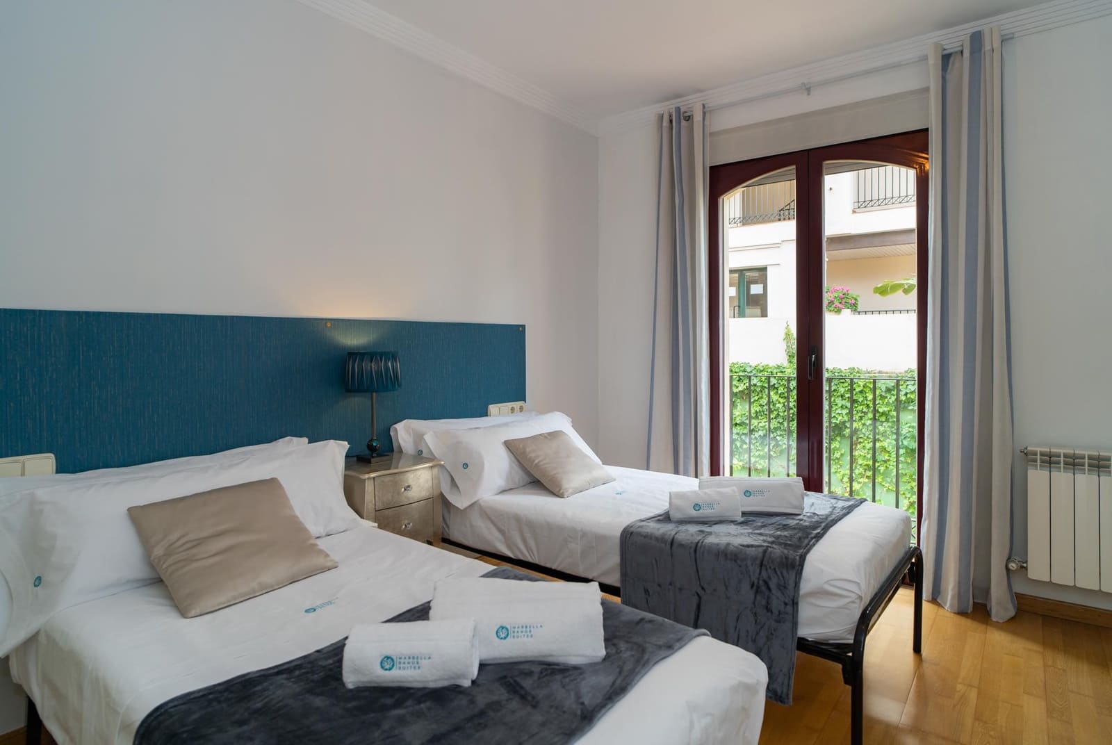 4 quarto Casa em Banda para venda em Nueva Andalucia com piscina - 1 200 000 € (Ref: 9604571)