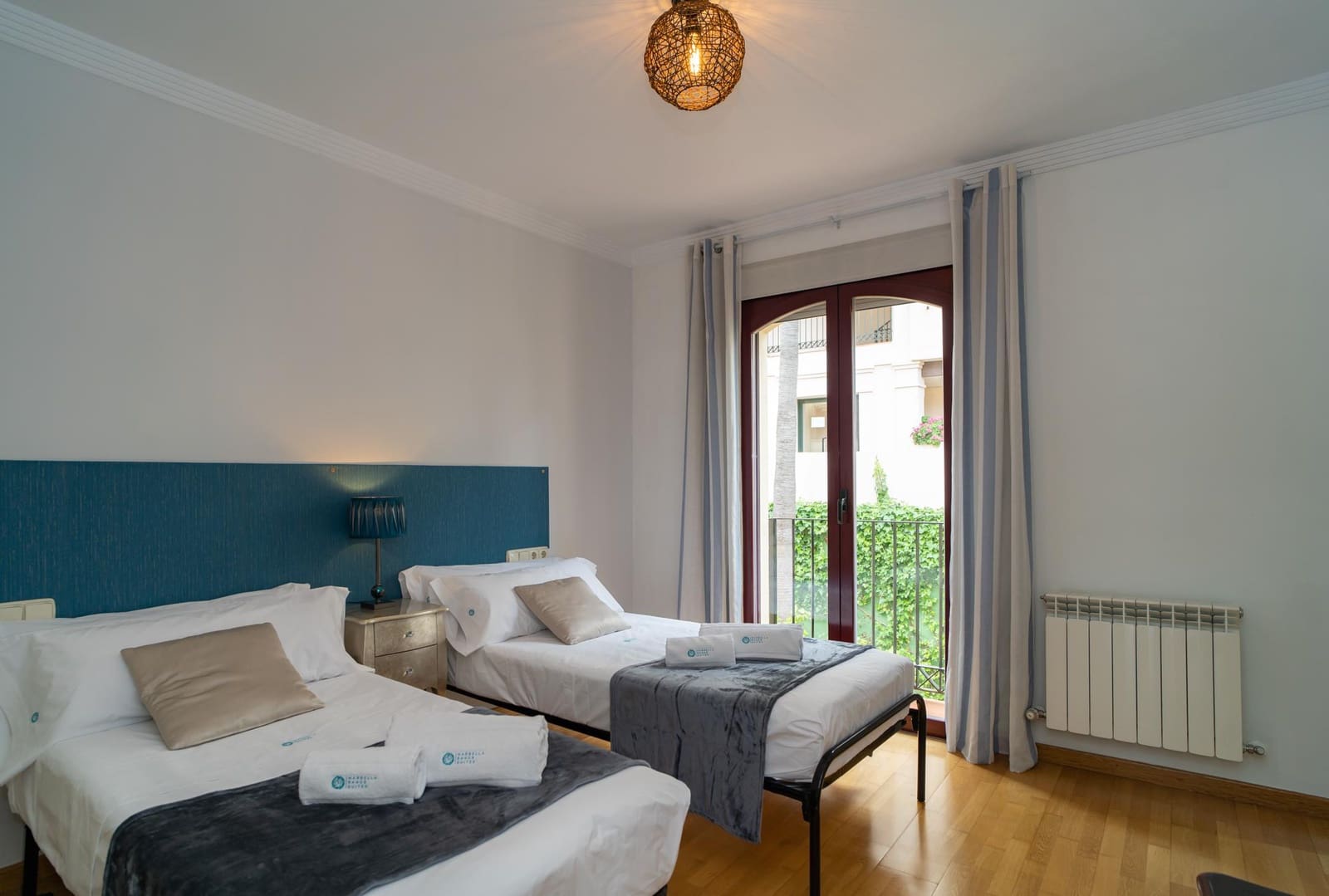 4 quarto Casa em Banda para venda em Nueva Andalucia com piscina - 1 200 000 € (Ref: 9604571)