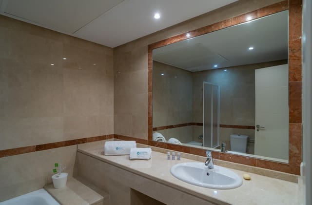 4 Zimmer Haus zu verkaufen in La Dama de Noche - La Alzambra, Marbella mit Pool - 970.000 € (Ref: 9604571)