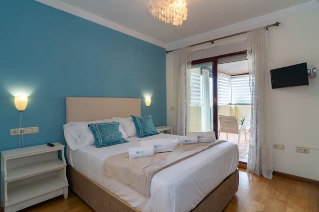4 Zimmer Haus zu verkaufen in La Dama de Noche - La Alzambra, Marbella mit Pool - 970.000 € (Ref: 9604571)
