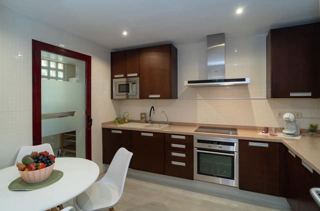 4 Zimmer Haus zu verkaufen in La Dama de Noche - La Alzambra, Marbella mit Pool - 970.000 € (Ref: 9604571)