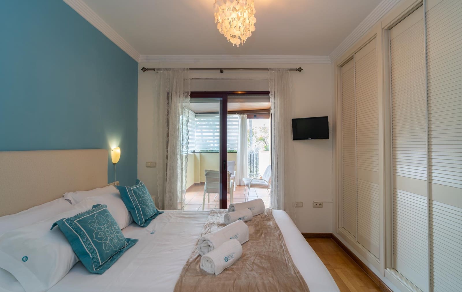 4 bedroom Townhouse for sale in Nueva Andalucia with pool - € 970,000 (Ref: 9604571)