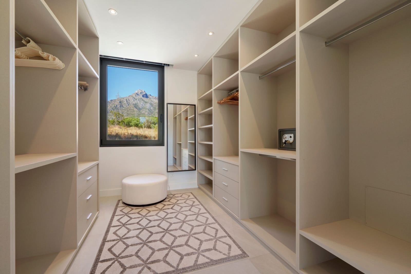 6 Zimmer Villa zu verkaufen in Golden Mile mit Pool - 5.495.000 € (Ref: 9643735)