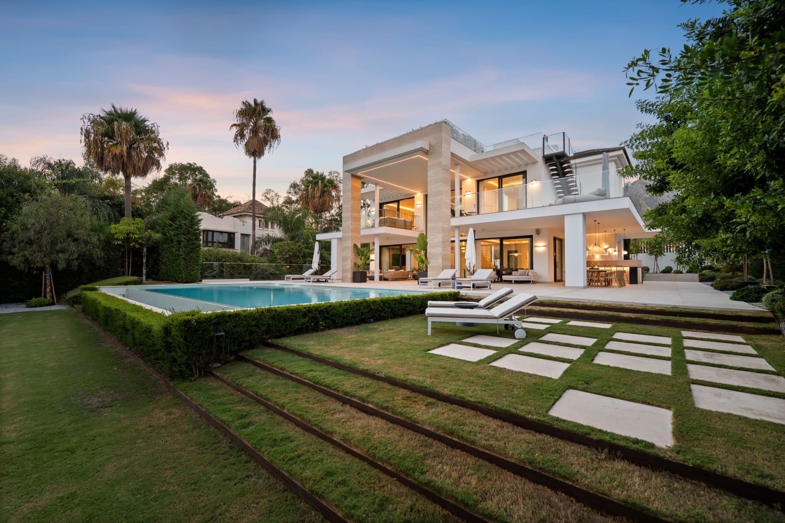 6 Zimmer Villa zu verkaufen in Golden Mile mit Pool - 5.495.000 € (Ref: 9643735)