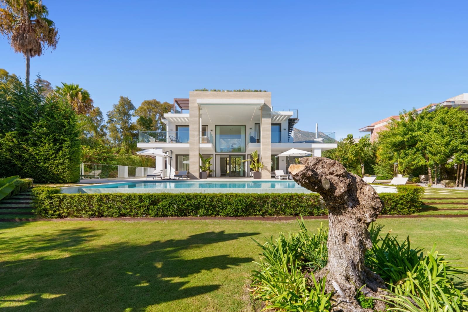 6 Zimmer Villa zu verkaufen in Golden Mile mit Pool - 5.495.000 € (Ref: 9643735)