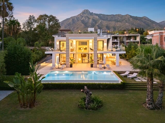 6 Zimmer Villa zu verkaufen in Lomas De Marbella, Marbella mit Pool - 5.495.000 € (Ref: 9643735)