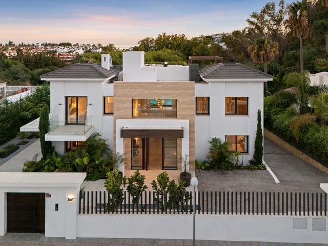 6 slaapkamer Villa te koop in Lomas De Marbella, Marbella met zwembad - € 5.495.000 (Ref: 9643735)