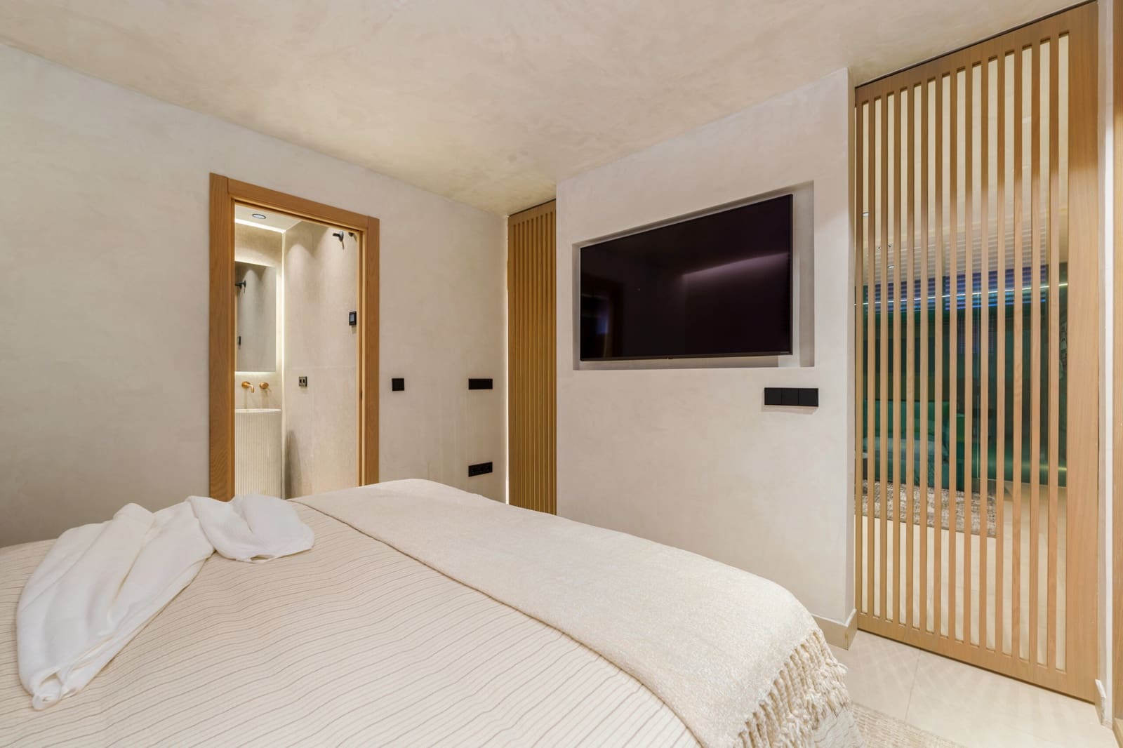 4 bedroom Townhouse for sale in Golden Mile with pool - € 2,150,000 (Ref: 9658317)