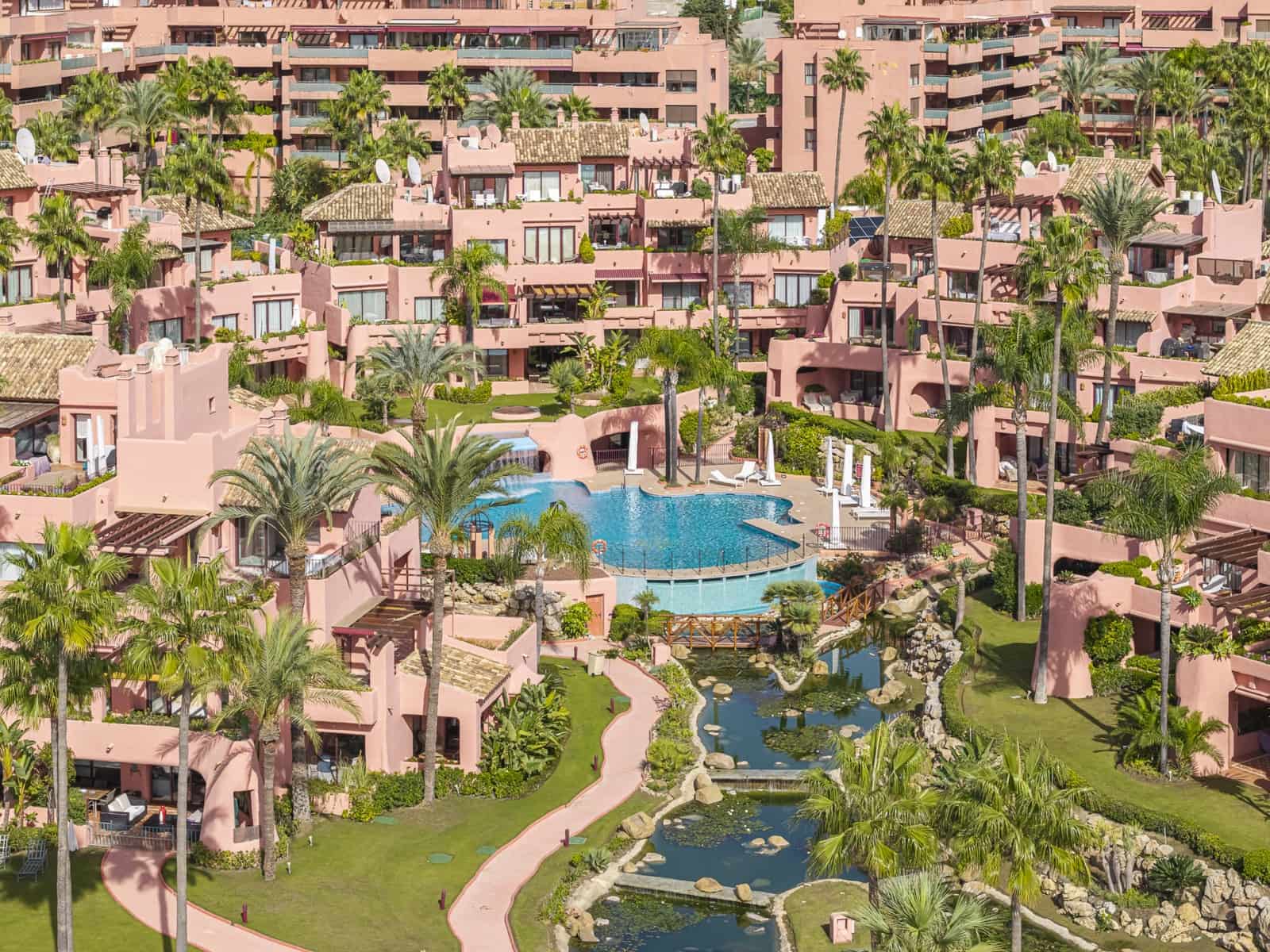 3 soveværelse Lejlighed til salg i Estepona med swimmingpool garage - € 2.695.000 (Ref: 10024592)