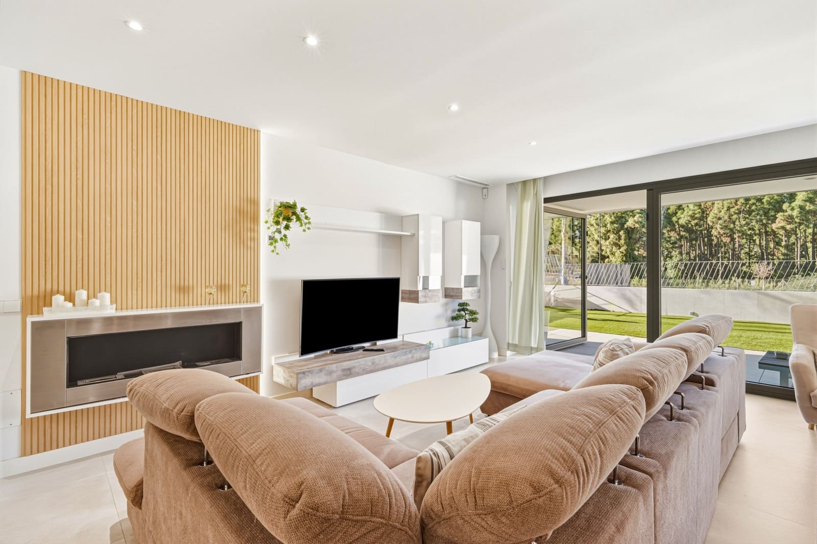 3 soverom Hus til salgs i Mijas Costa med svømmebasseng garasje - € 880 000 (Ref: 10103529)