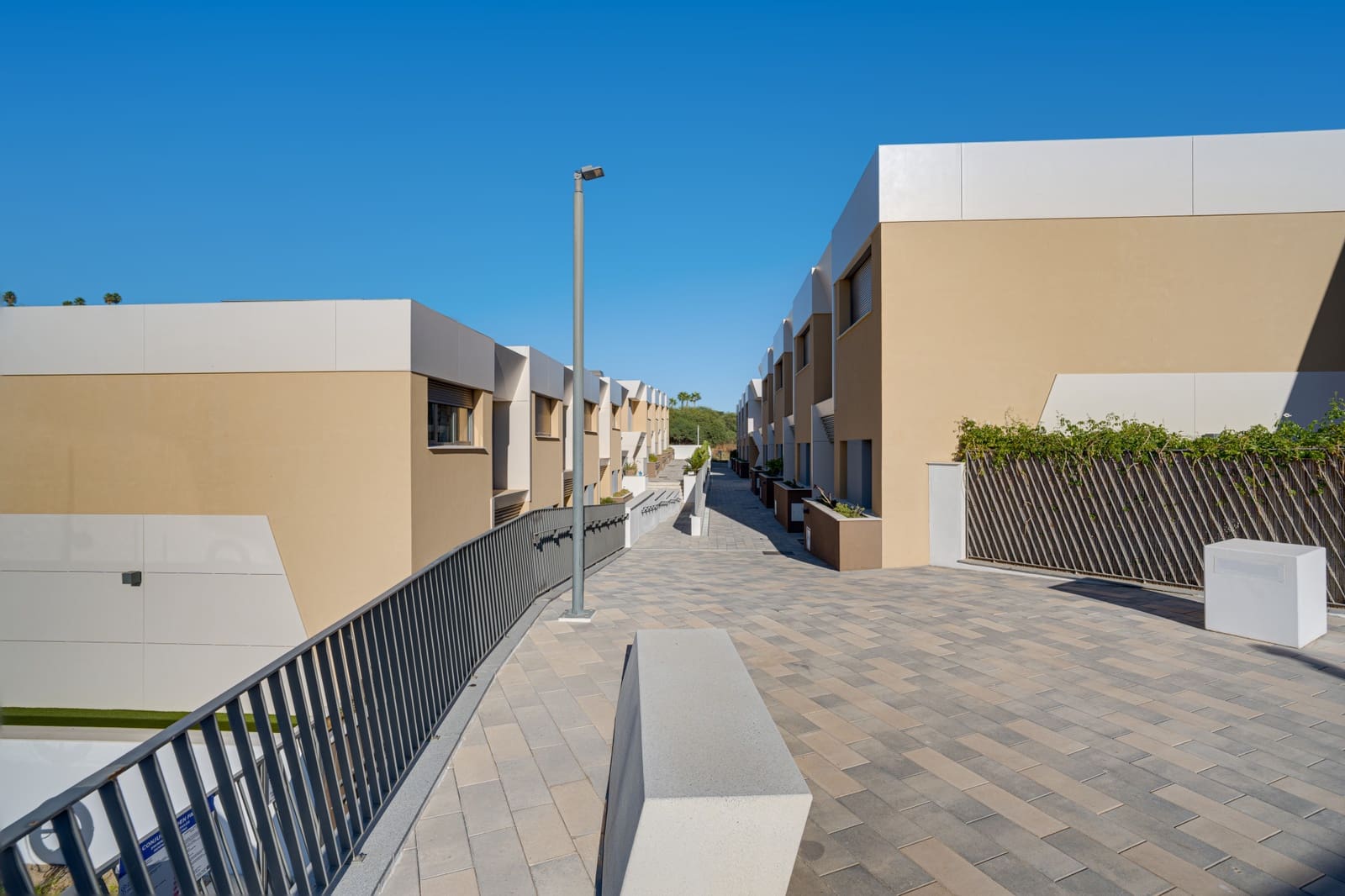 3 soverom Hus til salgs i Mijas Costa med svømmebasseng garasje - € 880 000 (Ref: 10103529)