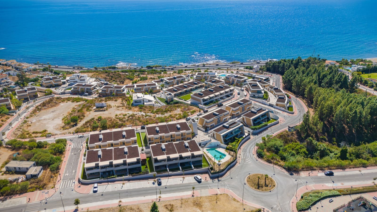 3 soverom Hus til salgs i Mijas Costa med svømmebasseng garasje - € 880 000 (Ref: 10103529)